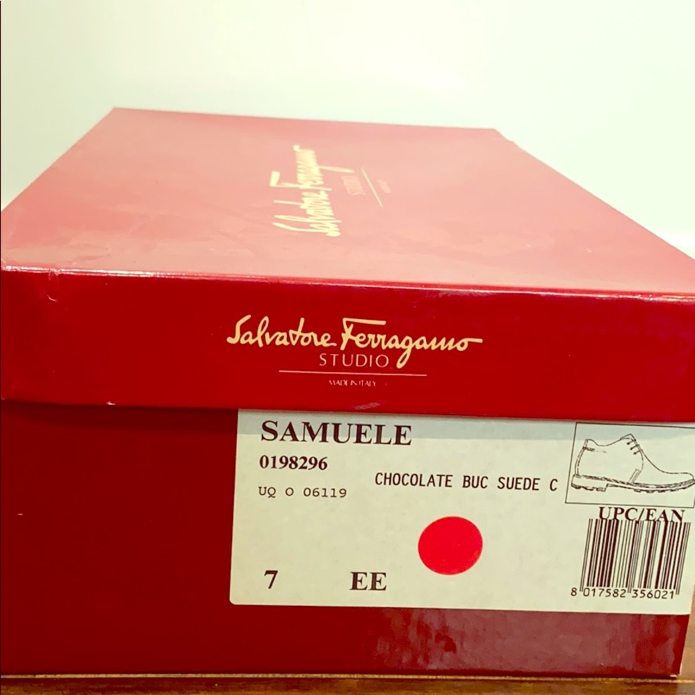 Men’s Ferragamo chocolate buc suede chukka boots